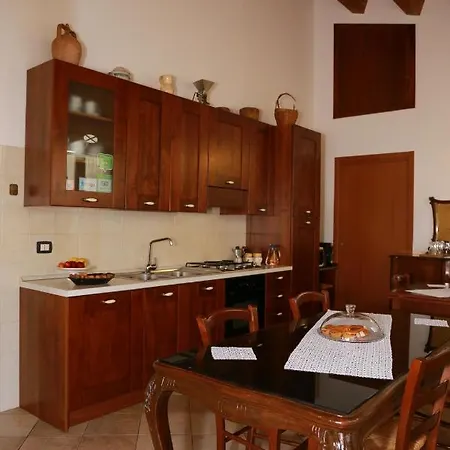 Casa Della Nonna B&B 모르마노
